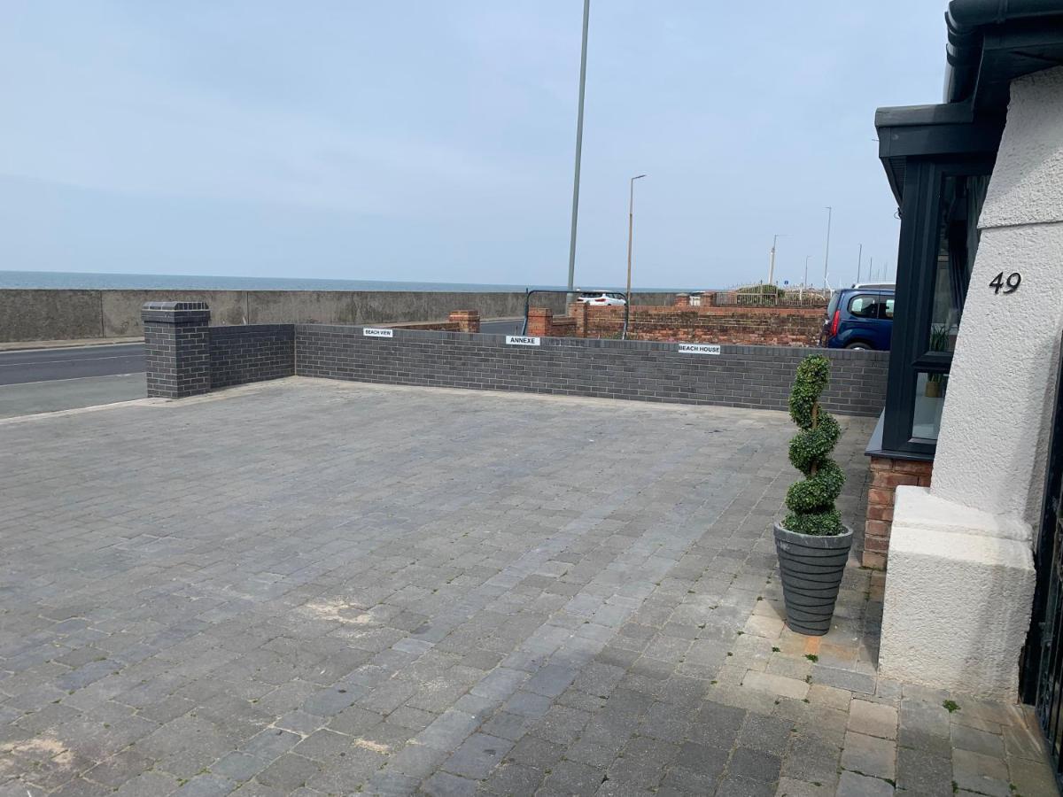 Beach House Apartment On Ground Floor With Sea View - Pet Friendly Cleveleys Exterior foto