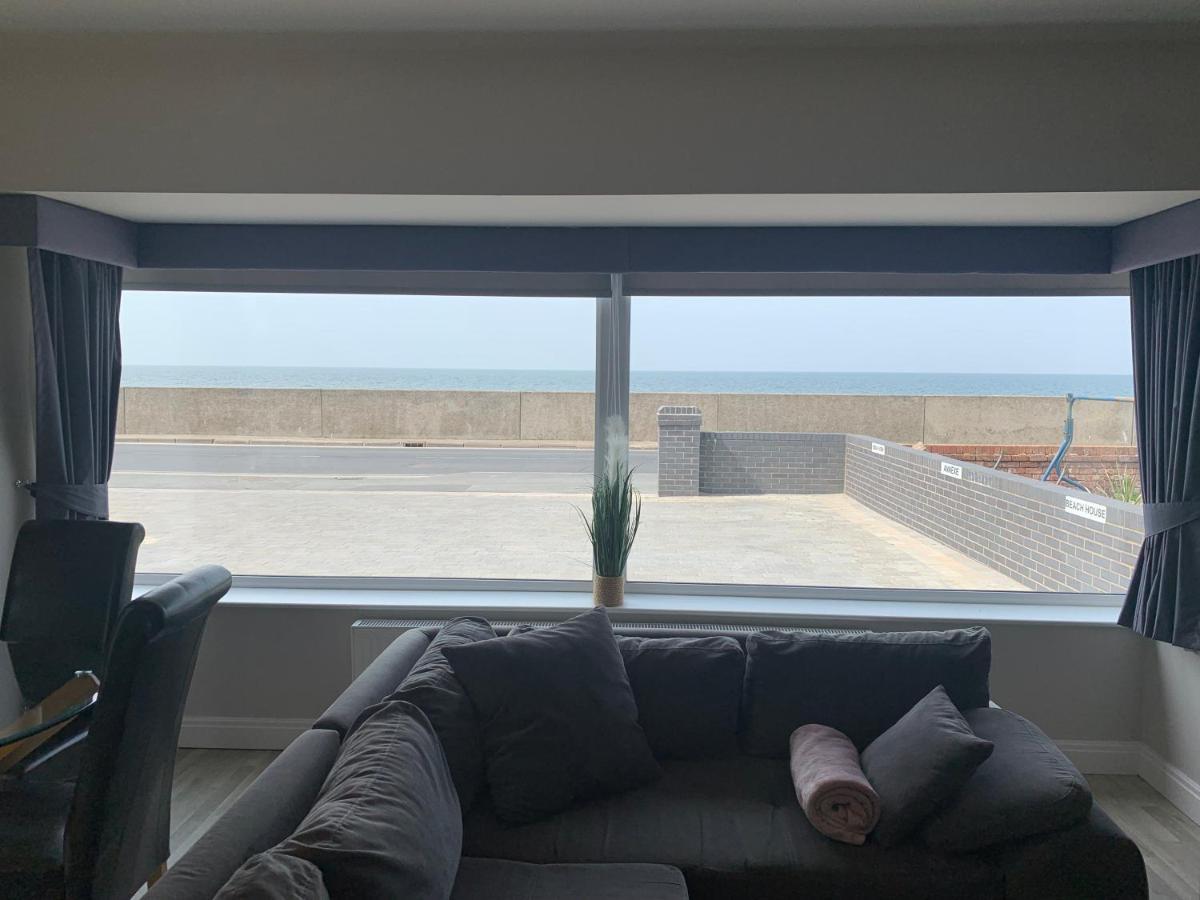 Beach House Apartment On Ground Floor With Sea View - Pet Friendly Cleveleys Exterior foto