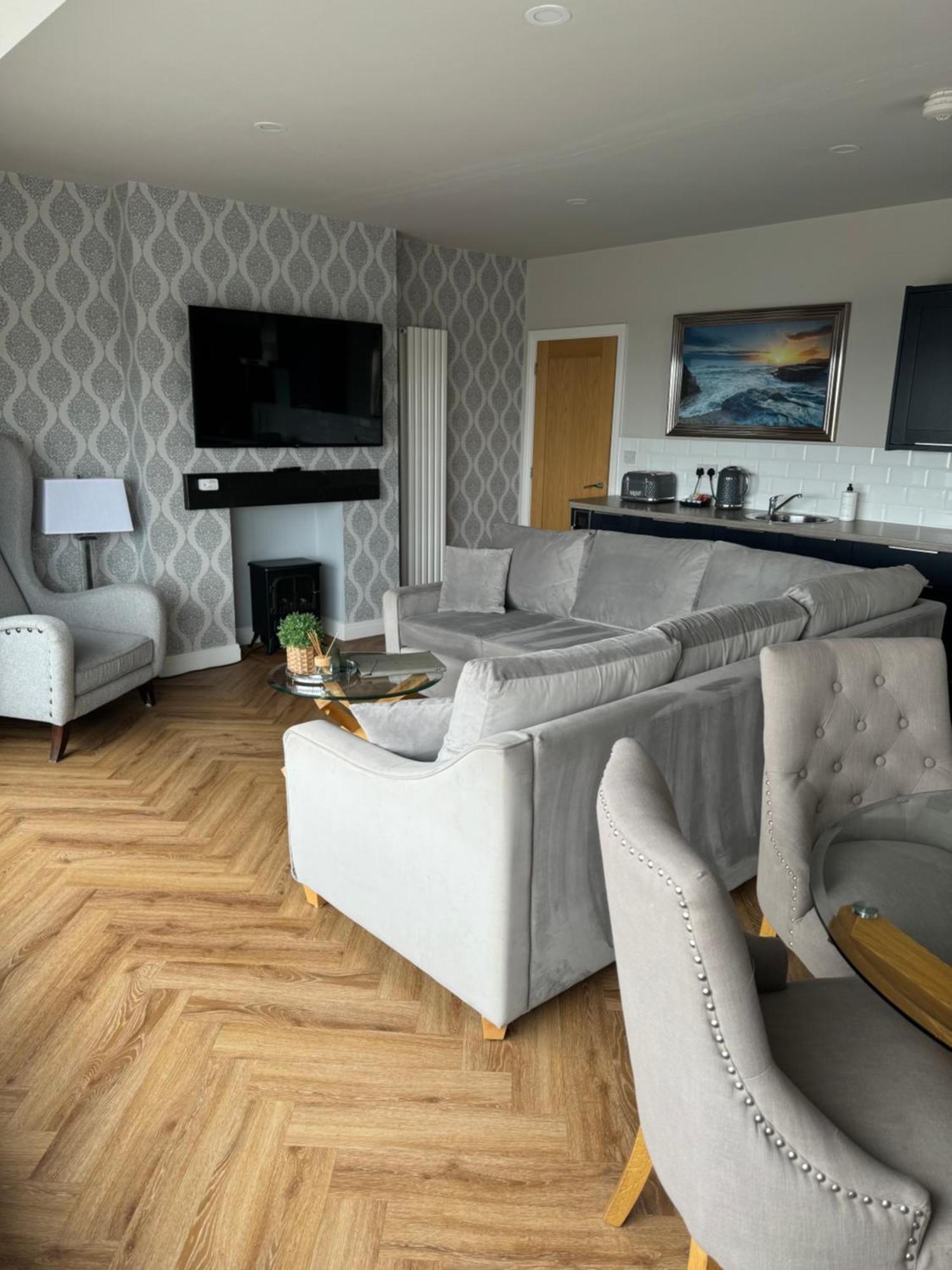 Beach House Apartment On Ground Floor With Sea View - Pet Friendly Cleveleys Exterior foto